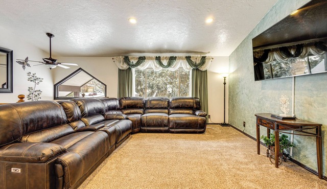 Fenced Yard, Patio: Family-Friendly Pocatello Home