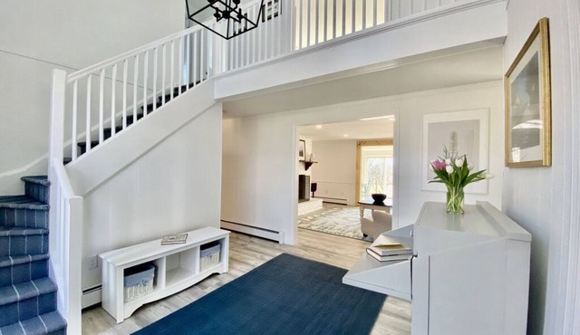 FERRY TKTS AVAILABLE, NEAR BEACH, AIR CONDITIONED 6 BEDROOMS SLEEPS 9, 3.5 BATHS