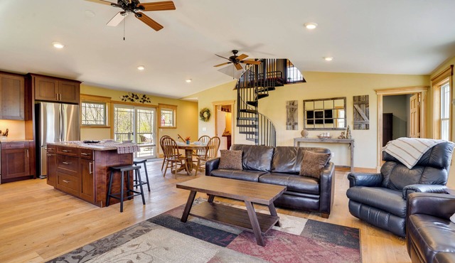 Finger Lakes Getaway w/Deck: On-site ATV Trails!