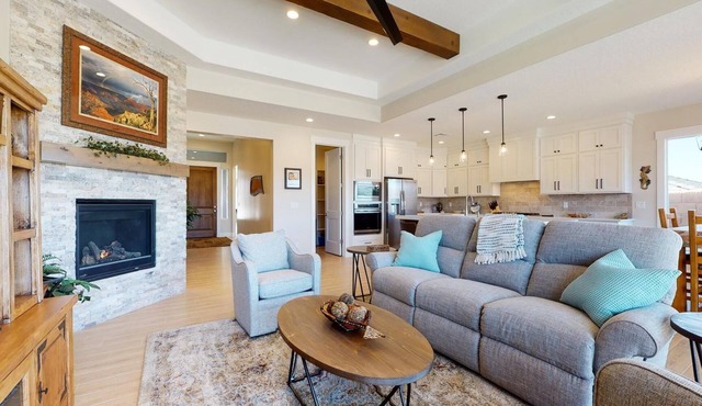 Fire Rock | Brand New 30+ Day | 3 bed/2.5 bath