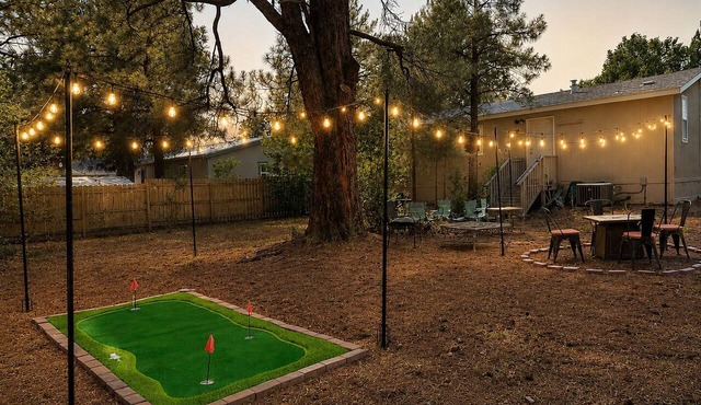 Flagstaff Retreat - Mini Golf, Fireplace, AC, 12 Guests Max