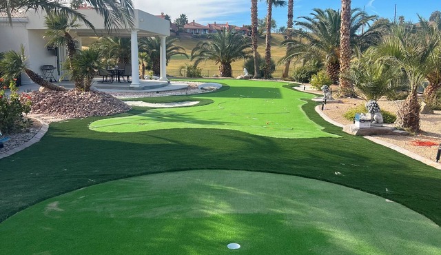 "FORE" King Suites