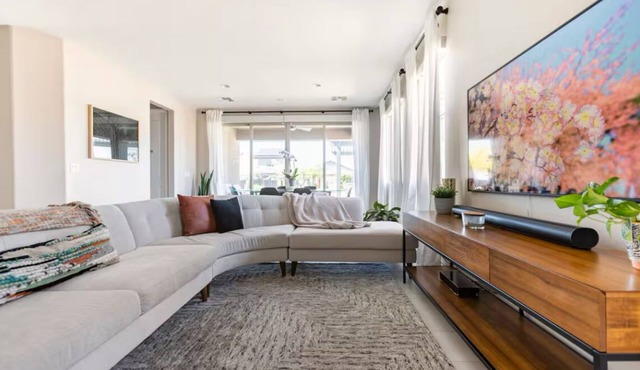 Forget your worries in this spacious and serene space.