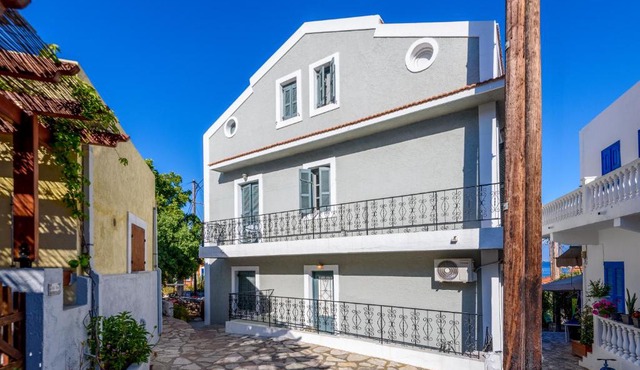 FOURLANOU HOUSE