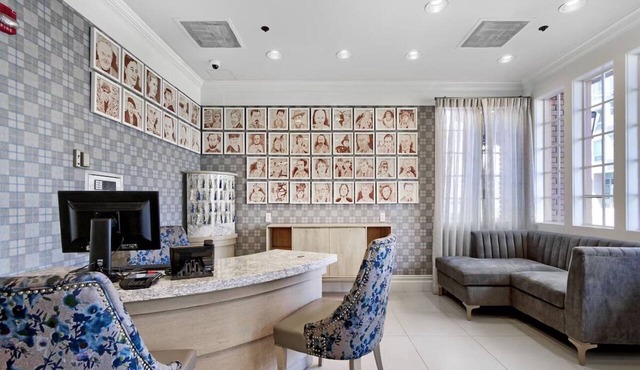 Free Breakfast Room, Heated Rooftop Pool Access Near AT&T Park
