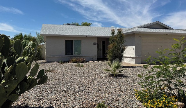 Free RV parking, two car garage, fenced backyard, minutes to Westgate