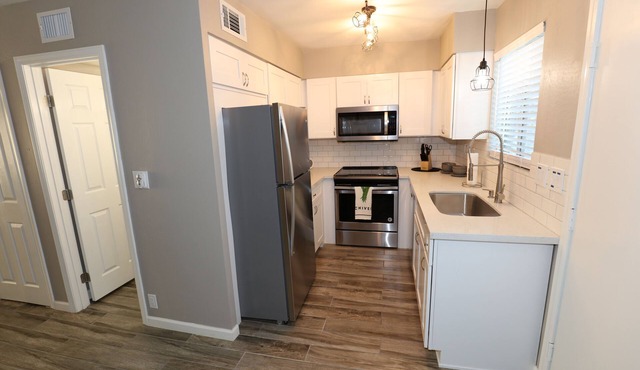 Freshly Remodeled Townhouse in Old Town Scottsdale!