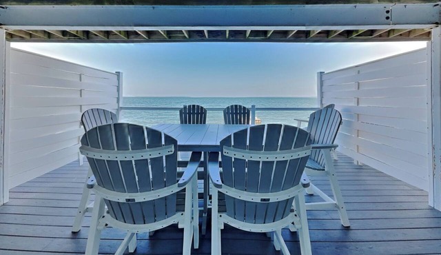 Friends of the Bay—Lake Views Await | 12 ppl| C106