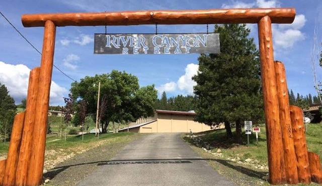 From 20 to 80 people, enjoy this private mountain Retreat!