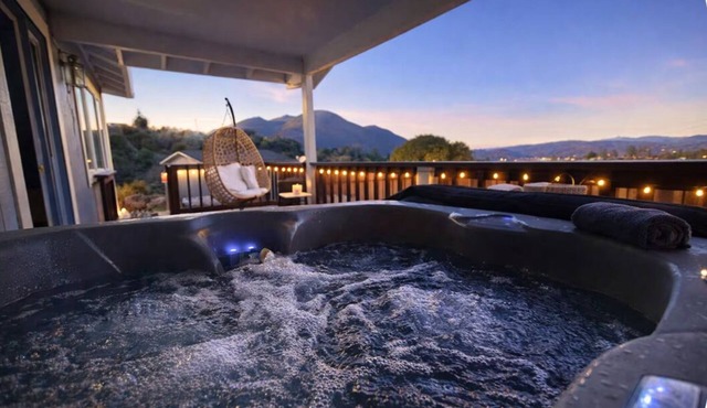Fully Furnished 3BR Home with a Hot Tub & Views Kelseyville.