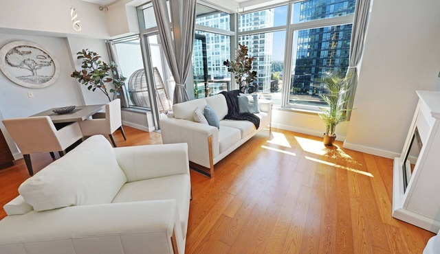 Furnished South Waterfront Condo w/River Views