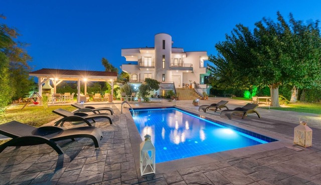 Giovanni · Villa Giovanni