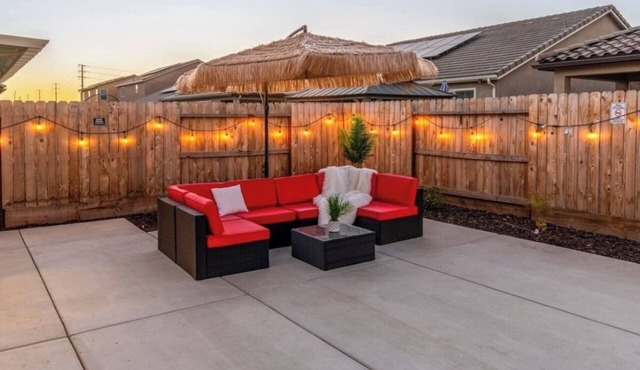 Glamorous Lifestyle Modern Home /Close To Airport