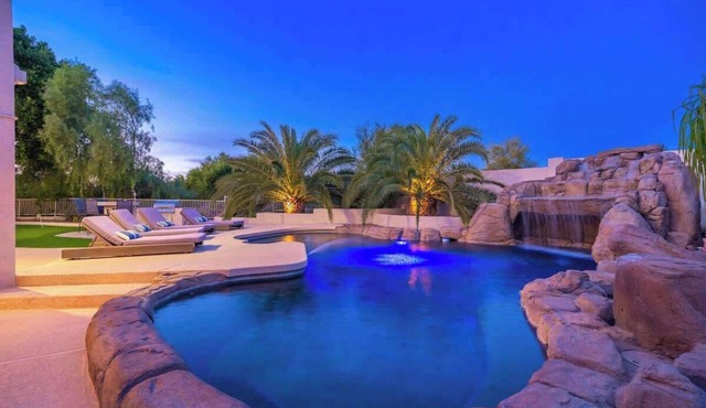 Golf CourseHeated PoolGame RoomPutting Green