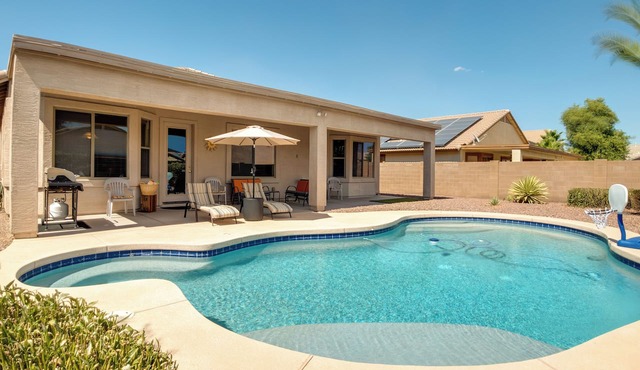 Golf, Gamble, Relax Poolside! Maricopa Desert Home