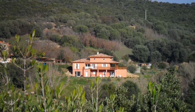 GOLFE VALINCO -GRAND LOGEMENT - VILLA GROUND FLOOR with SWIMMING POOL - sleeps 2/12