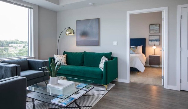 ⚜Gorgeous + Chic 2-Bdrm Apt⚜King Bed ♕FreeParking♕