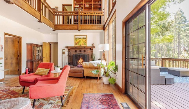 Gorgeous Napa estate 15 mins to St Helena surrounded by vineyards. Permit 138485