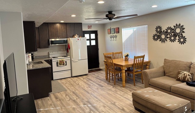 Gould’s Hideaway close to Sand Hollow, Quail Reservoir & 40 min. from Zion.