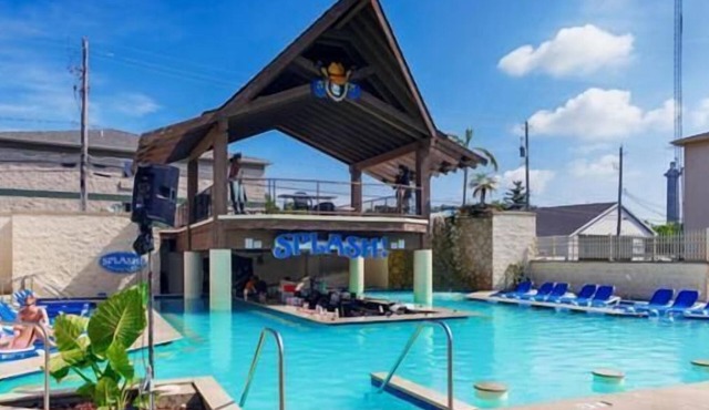 Grand Islander Hotel