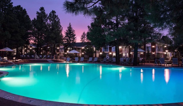 Grand Two Queen Beds at Little America Hotel w/Private Nature Trail Access