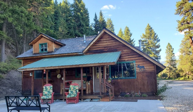 Graves Creek Cabin get away .