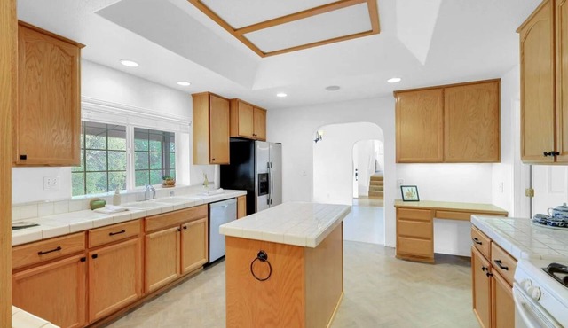 Great 3-bed 3-bath house Alta Sierra, -Golf Course - Like Living in a Forest!
