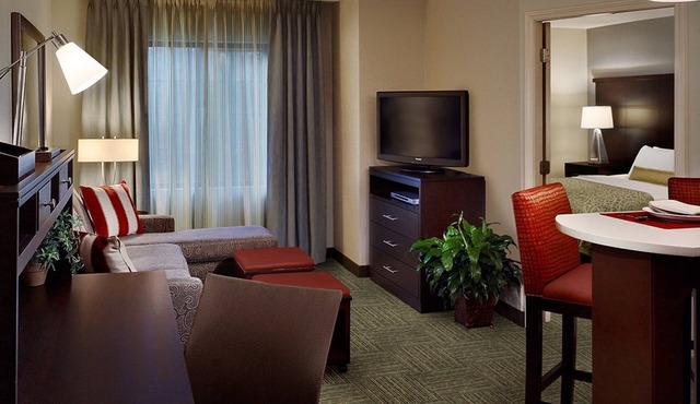 Great for Business Travelers! 24h Business Center + Free Breakfast!