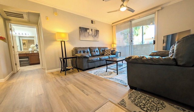 Ground floor, Pool, Spa & Fitness Room - 1Bd/1Ba condo. Covered parking spot