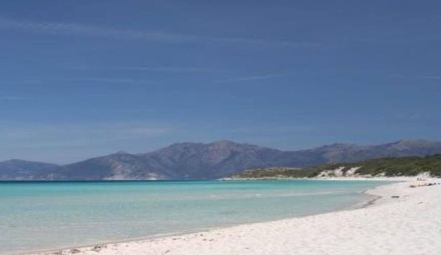Ground floor Villa El bimbo 50 meters from the sandy beach