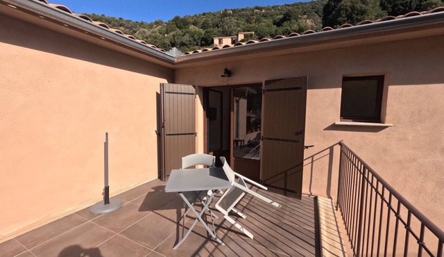Guesthouse at the Farm "U Bene Stà - Rinicciu" with Mountain View, Wi-Fi, and Air Conditioning