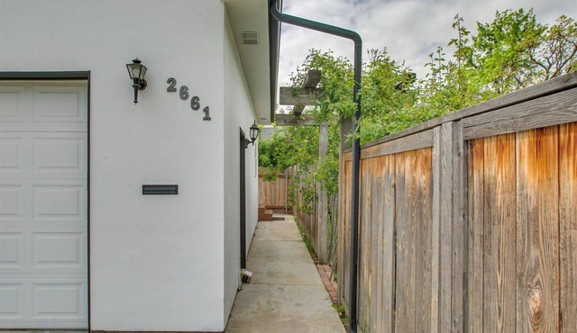 #HabitueHomes - Lowell Studio - Quiet Street