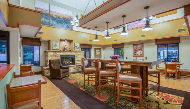 Hampton Inn & Suites Los Alamos White Rock