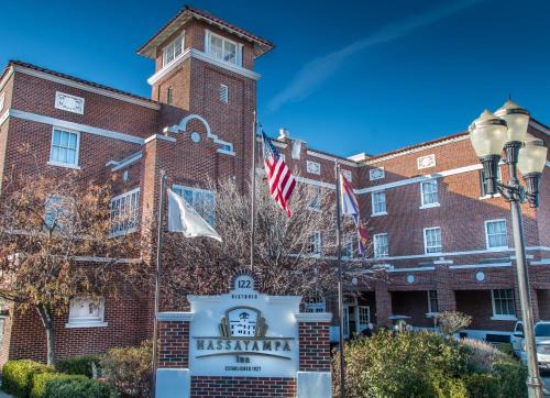 Hassayampa Inn