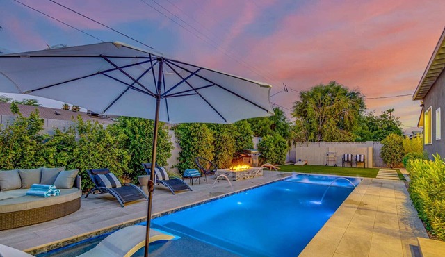 Heated Pool Chic Furniture Modern 4BD Hot Tub