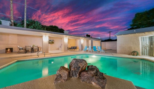 Heated Pool & Hot Tub/Central/4 BR 3+ BA