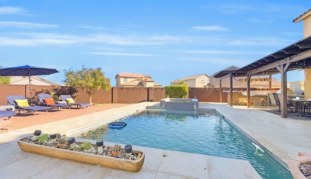 Heated Pool/Spa Home 4 The Family! Sleeps 10