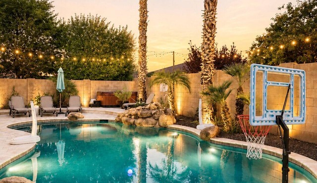 Heated Pool/Spa Retreat, Near AZ Athletic Grounds