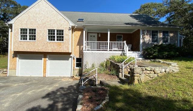 Hideaway At Meadow View Farm/Private Tennis Courts with Spacious Bedrooms
