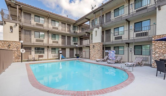 Hillstone Inn Tulare, an Ascend Collection Hotel
