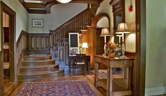 Hilltop Inn
