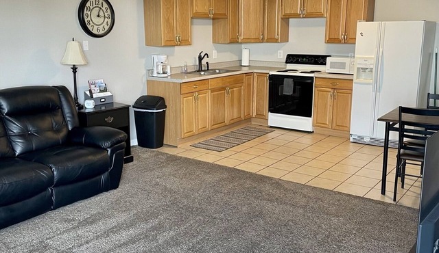 Historic 100-year-old lodging en route to Yellowstone Apt#1