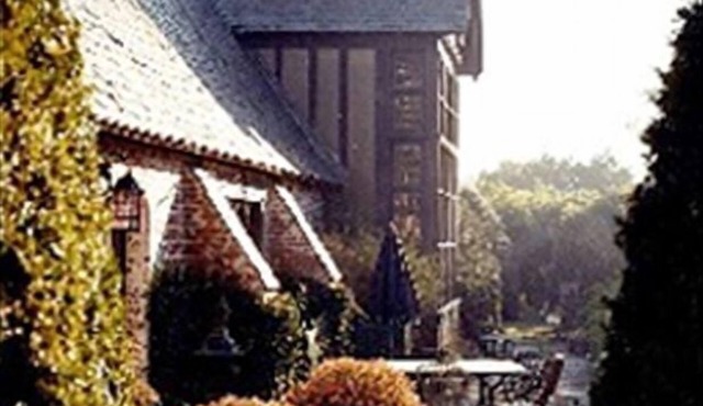 Historic Traditional Estate - Heated Pool - Every Amenity