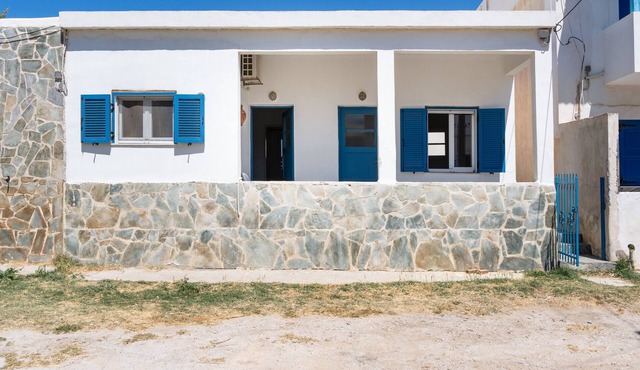 Holiday Home 'Demi's House' with Private Terrace and Air Conditioning