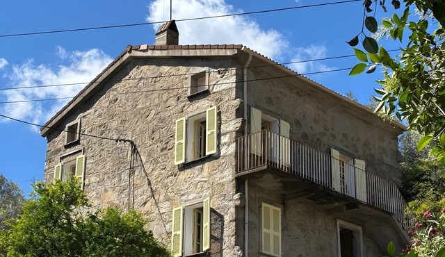 Holiday Home 'Maison De Jeannette' with Mountain View, Private Terrace and Wi-Fi