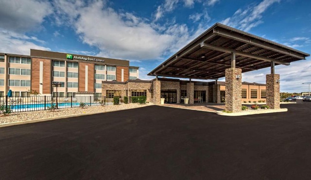 Holiday Inn Express Louisville Airport Expo Center by IHG