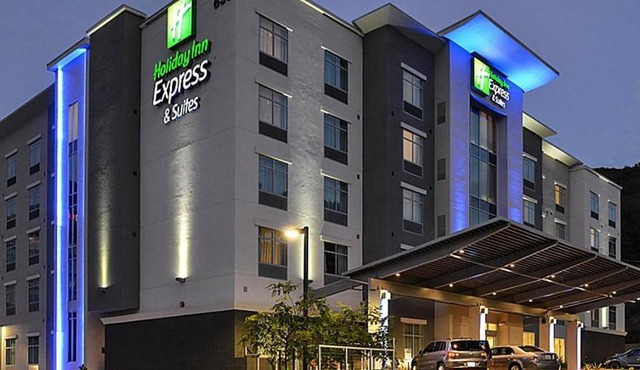 Holiday Inn Express & Suites - Jacksonville-Camp LeJeune Area by IHG