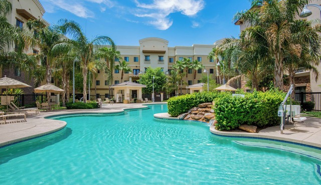 Holiday Inn Express & Suites Phoenix - Glendale Sports Dist by IHG