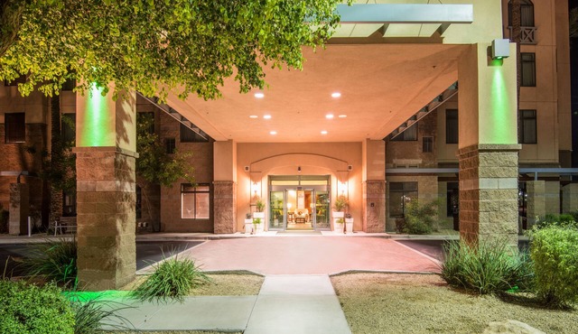 Holiday Inn & Suites Goodyear - West Phoenix Area by IHG