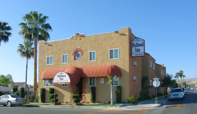 Holland Inn and Suites